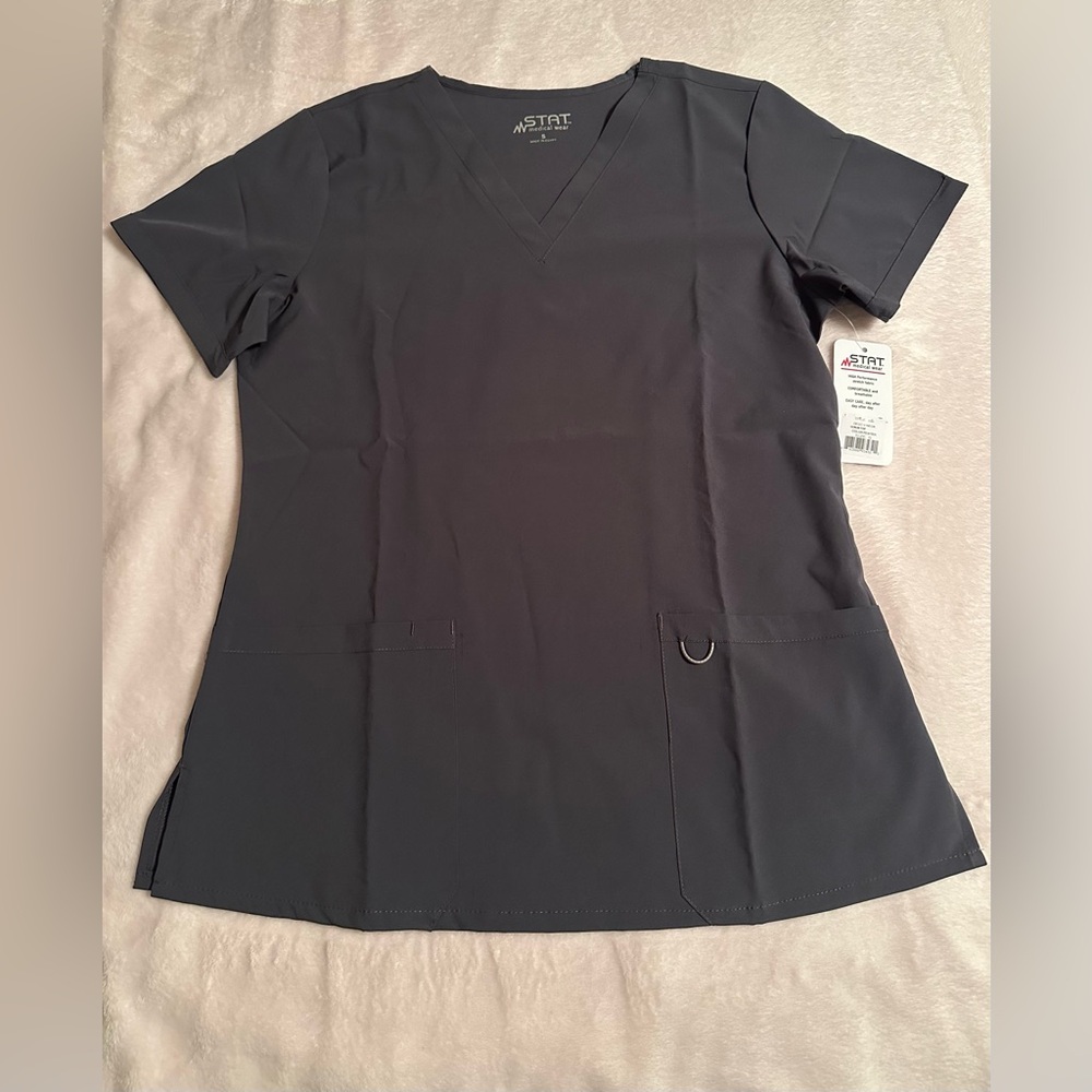 STAT Women’s V-Neck Scrub Top in Grey Size Small NWT
